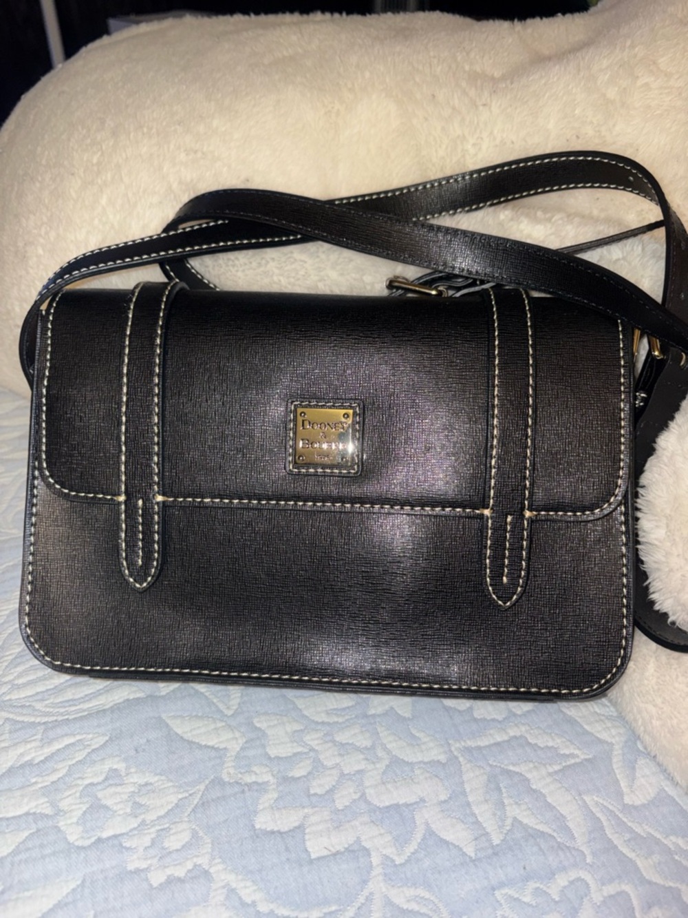 NWOT Dooney & Bourke Black Saffiano Leather Crossbody Messenger Purse